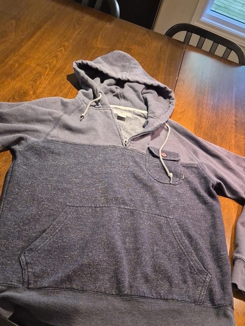 Hooded Pullover Sweatshirt in Grey